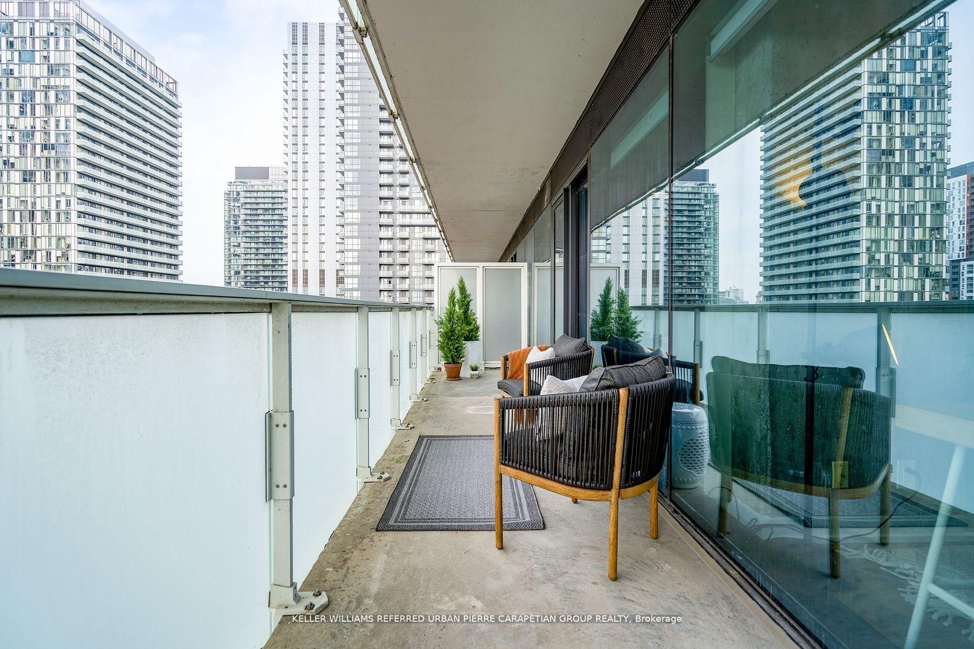 11 Charlotte Street 2004