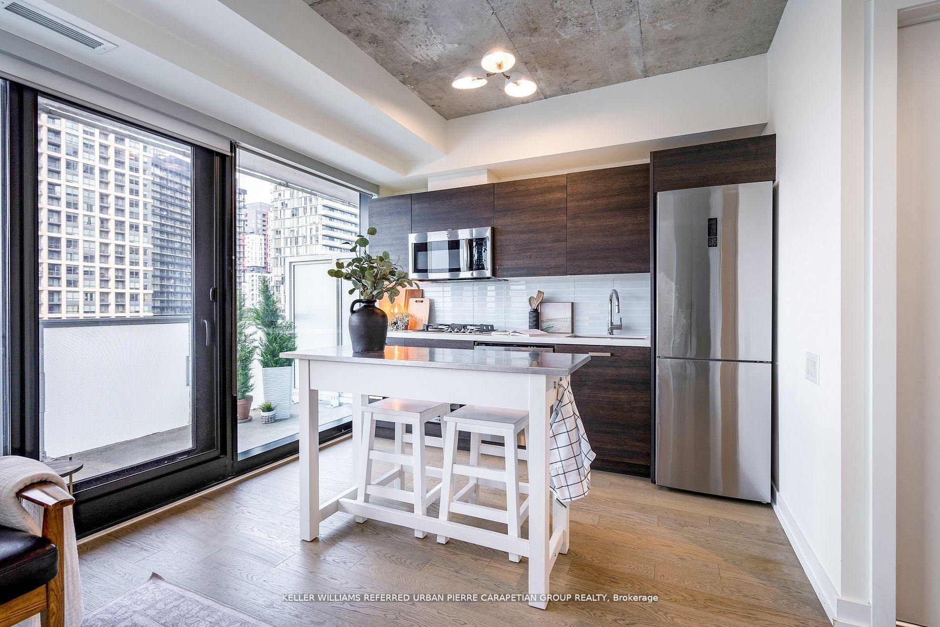 11 Charlotte Street 2004