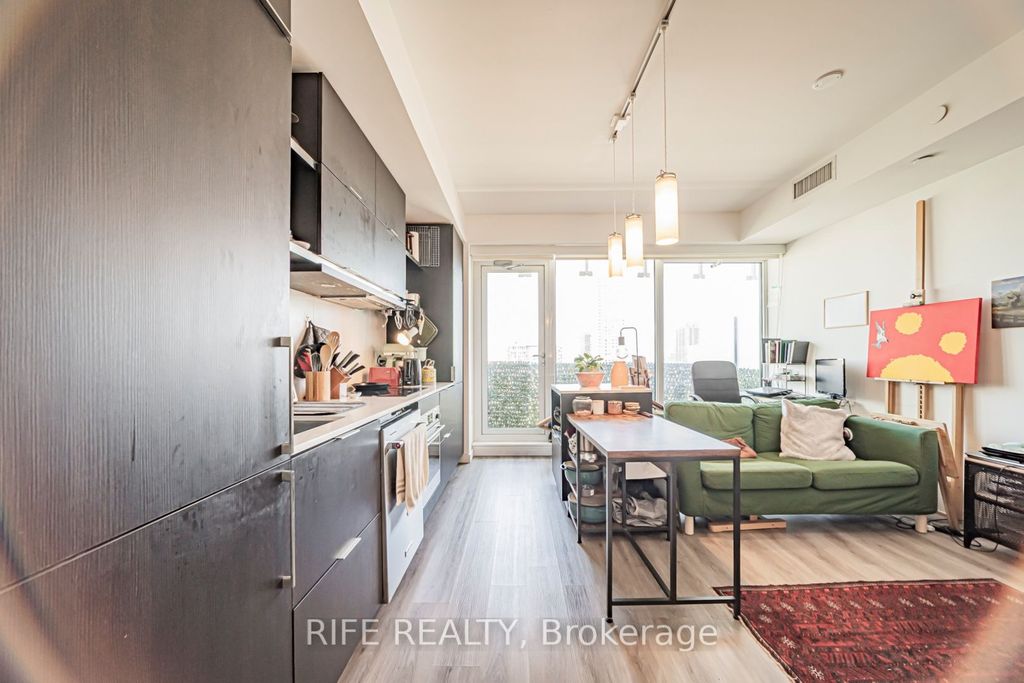 Photo of 197 Yonge Street #2204, Toronto, ON M5B 0C1 (MLS # C13212164)
