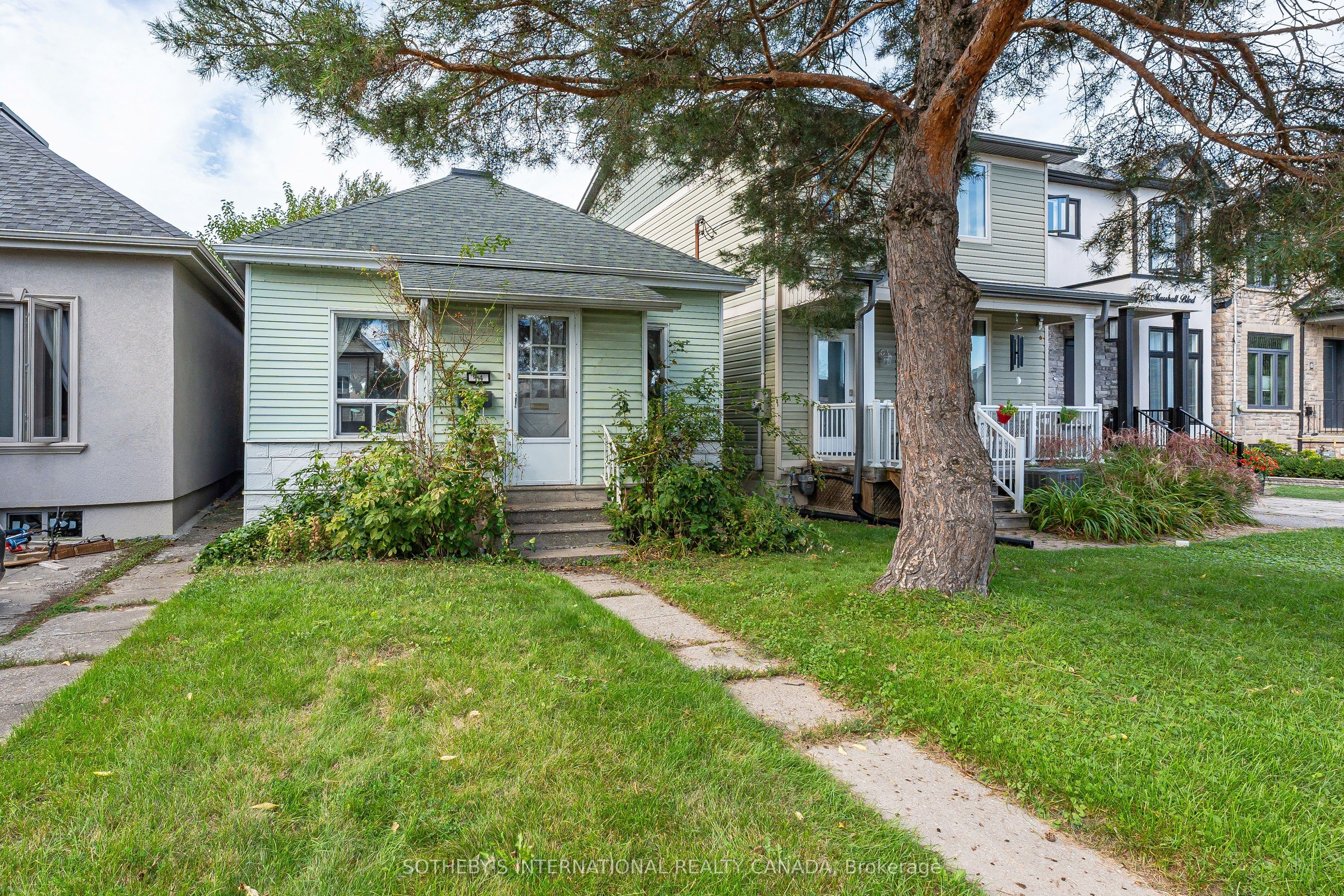 14 Marshall Boulevard