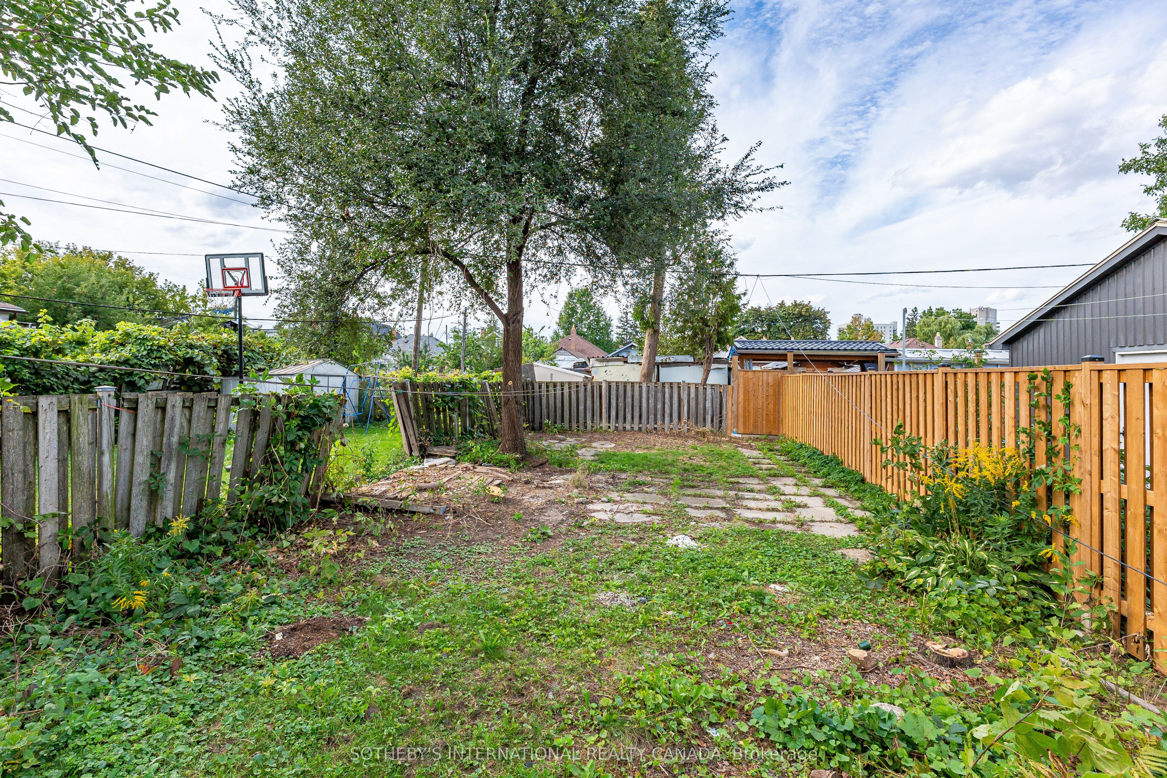 14 Marshall Boulevard