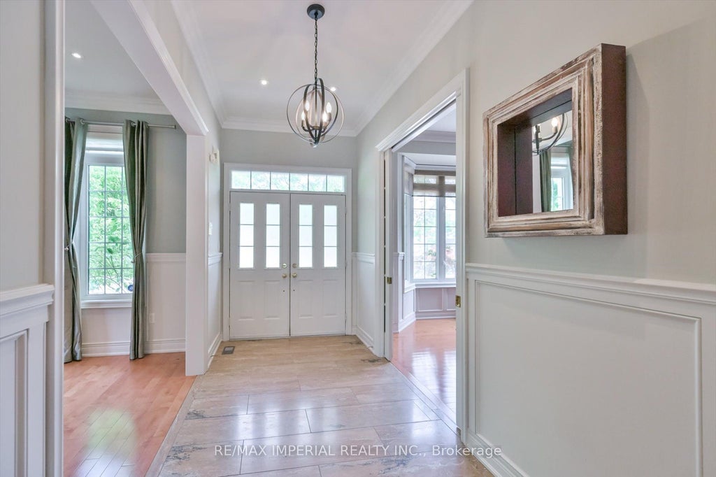 Photo of 11 Candlelight Drive, Richmond Hill, ON L4E 5E4 (MLS # N13856584)
