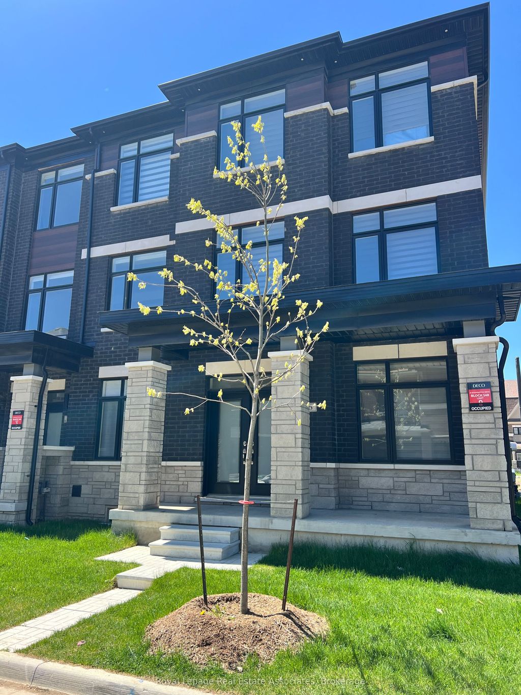 Photo of 16 Bonnington Drive, Brampton, ON L7A 5M1 (MLS # W13206546)