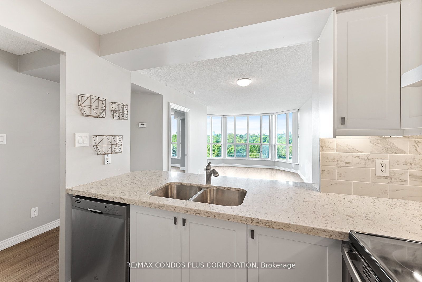 2285 Lake Shore Boulevard W 609