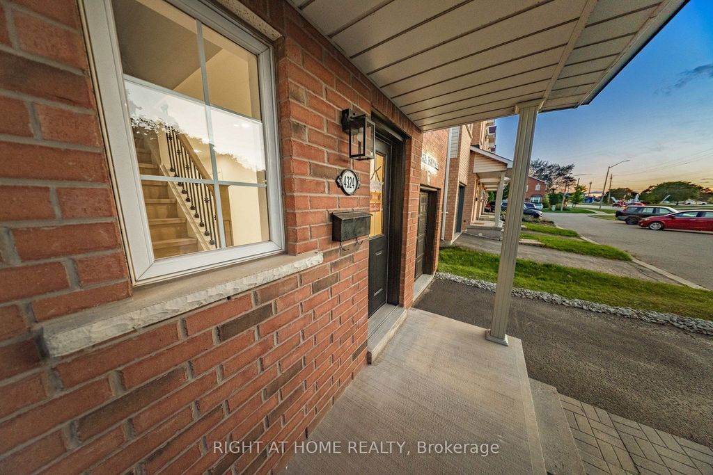 Photo of 4324 Fairview Street, Burlington, ON L7L 7A2 (MLS # W12455679)