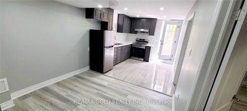 29 Sunny Glen Crescent Bsmt Brampton ON L7A 2C6