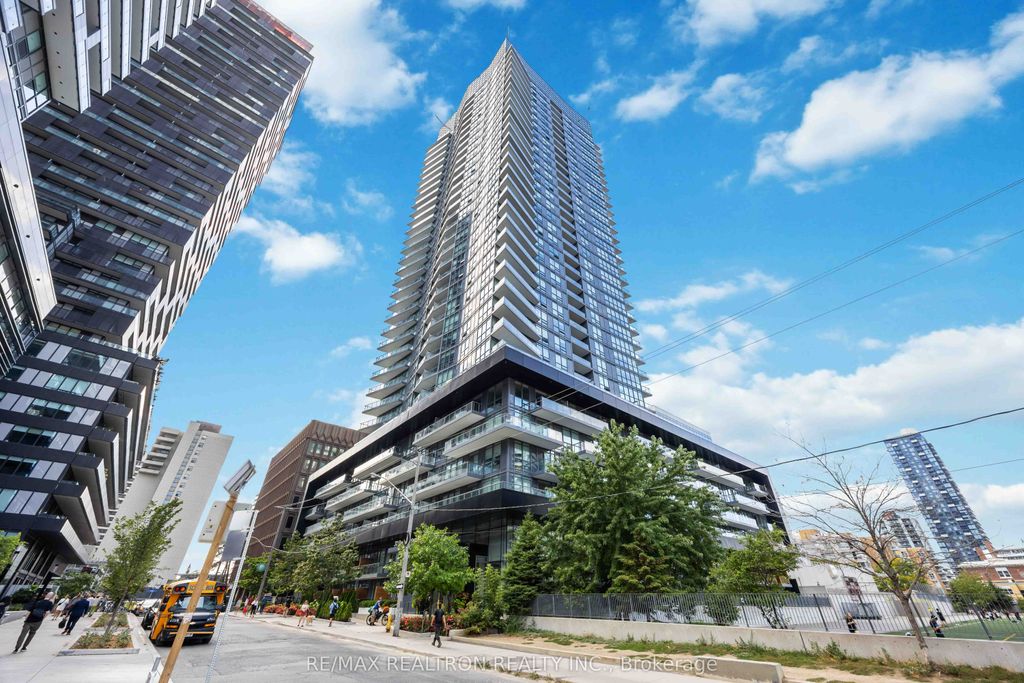 Photo of 30 Roehampton Avenue #1501, Toronto, ON M4P 0B9 (MLS # C12404222)