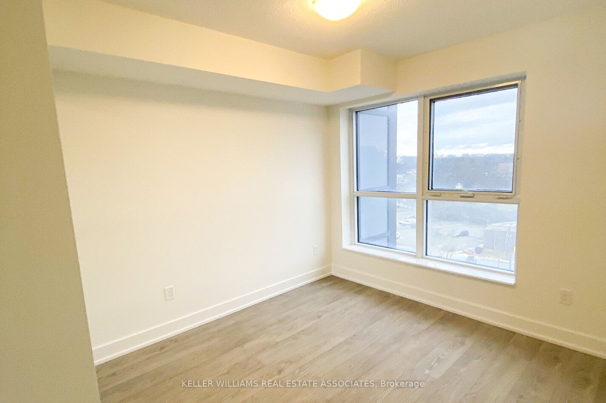 7 MABELLE Avenue 705