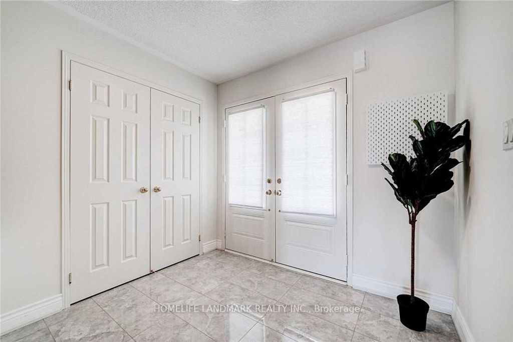 Photo of 14 Hartney Drive, Richmond Hill, ON L4S 0J8 (MLS # N12457889)