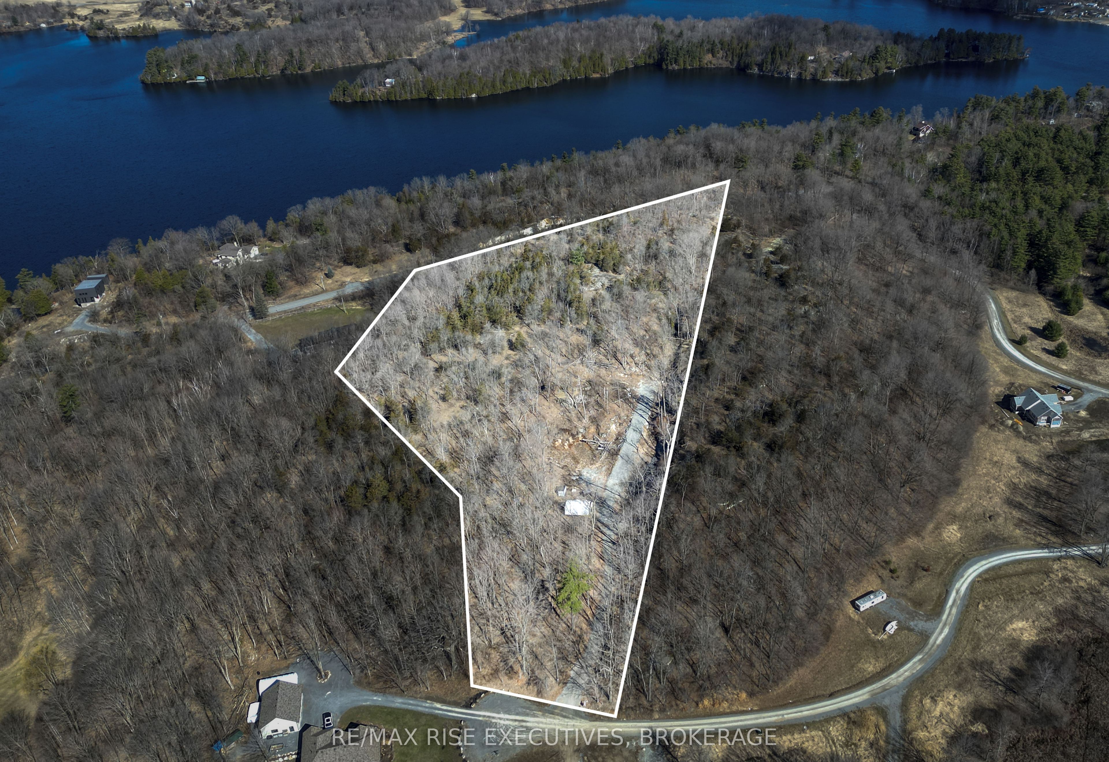Photo 1 of 18 — 6 CRANBERRY COVE Lane, Frontenac, ON K0H 2N0