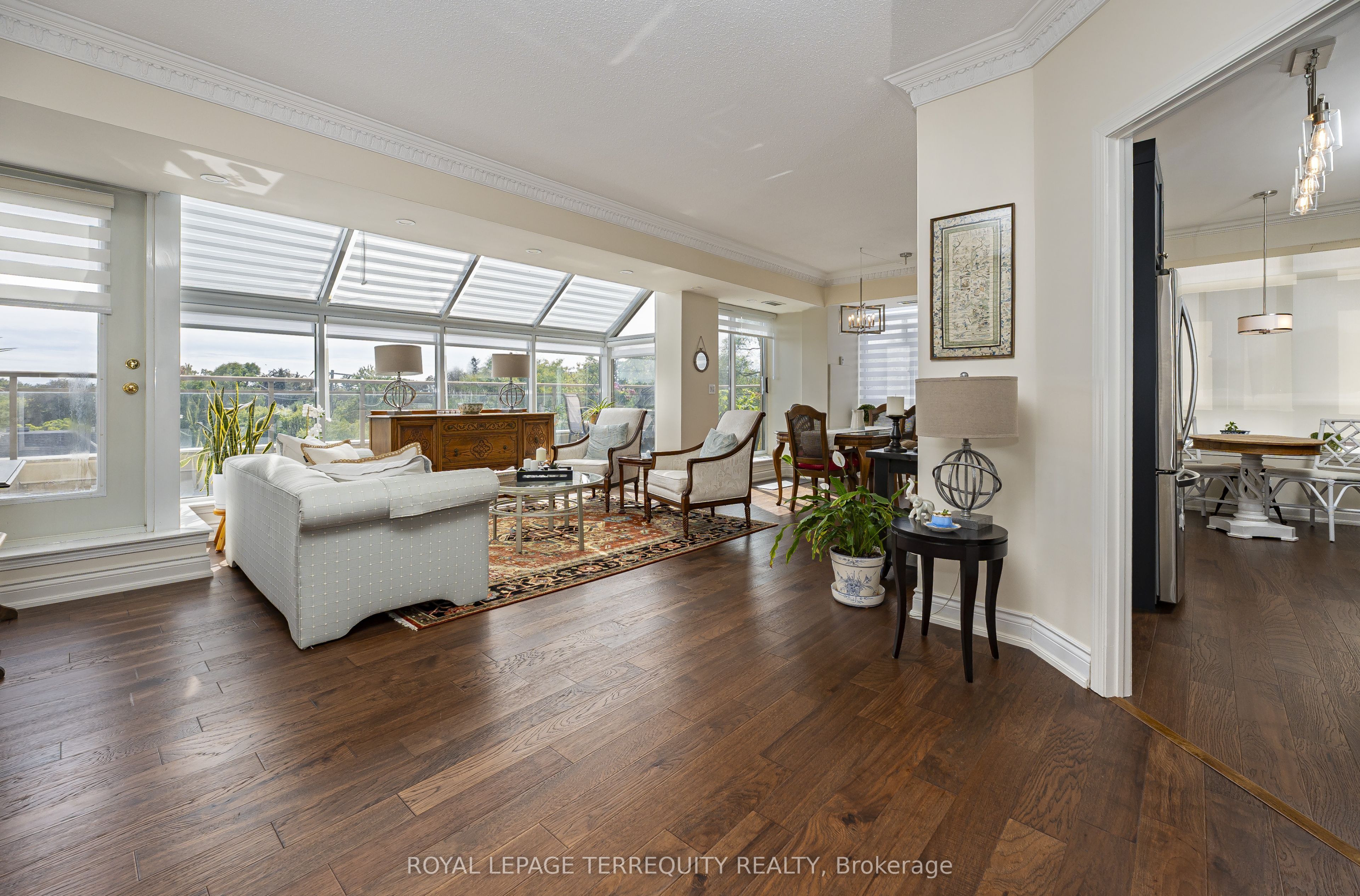 935 Royal York Road 407