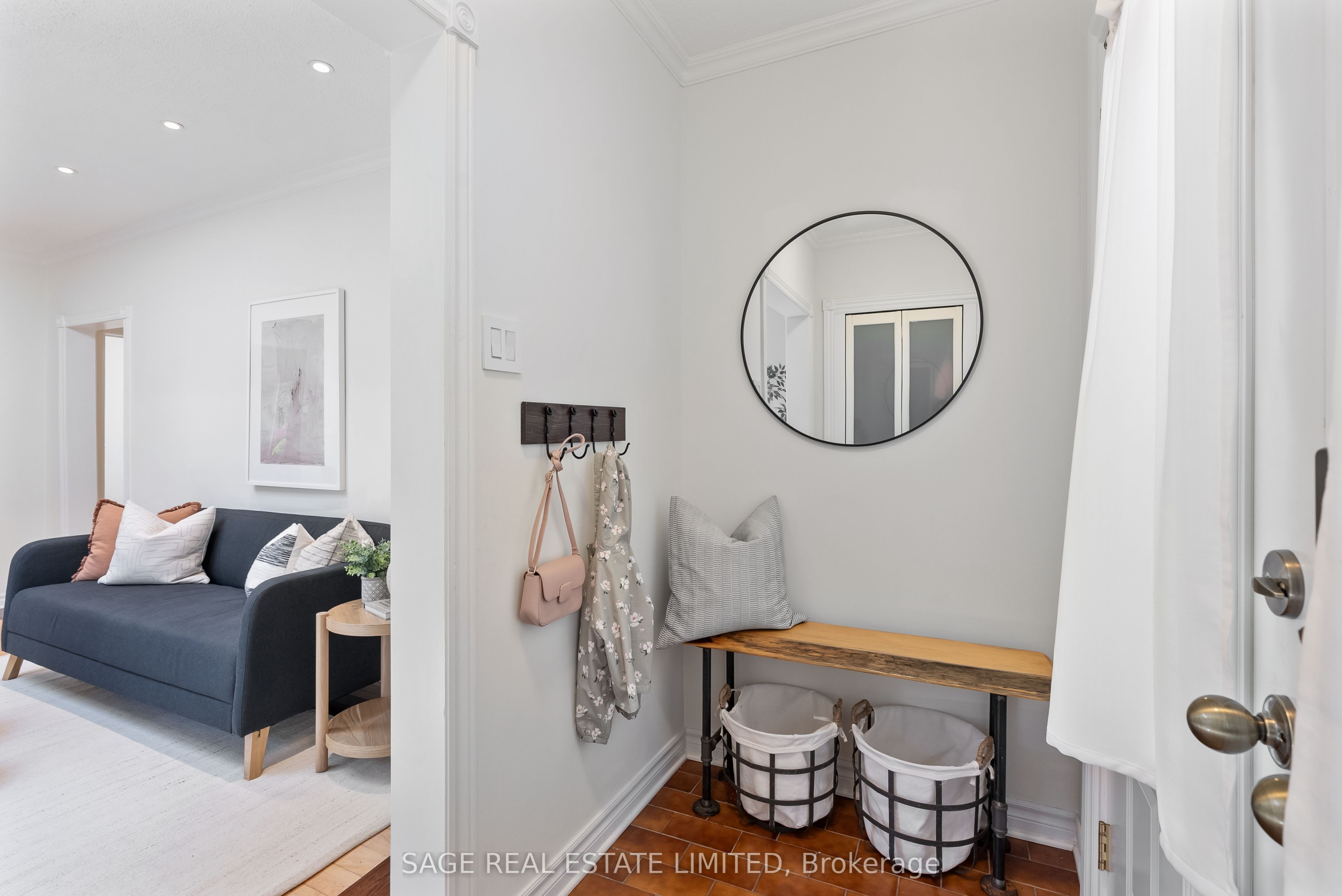 4047 Old Dundas Street