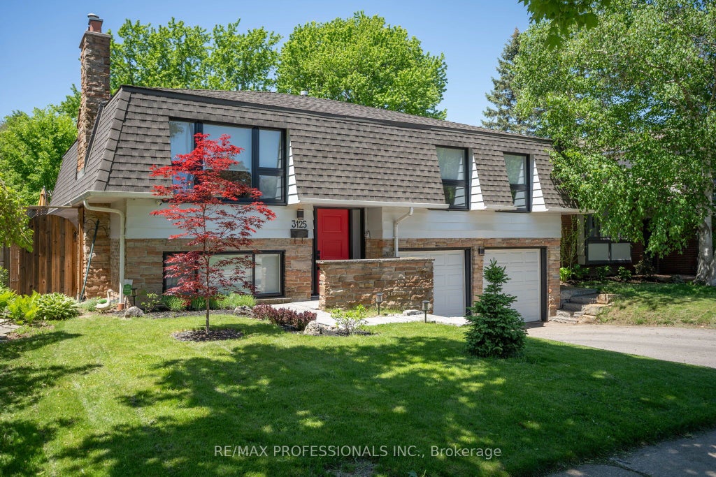 Photo of 3125 Riverview Street, Oakville, ON L6L 5J6 (MLS # W13755226)