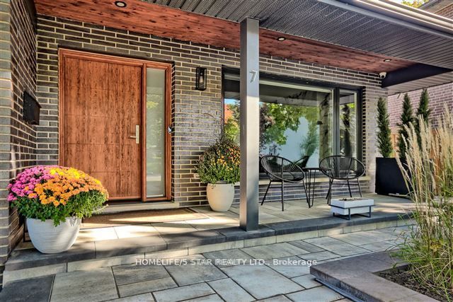7 KINGSBOROUGH Crescent