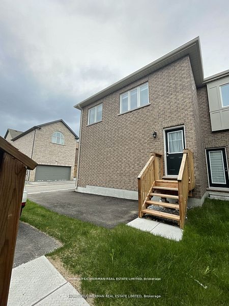 7 Waterleaf Road Coach