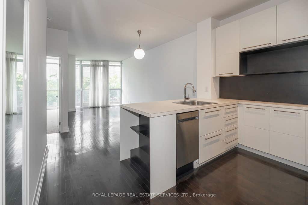 Photo of 25 Carlton Street #603, Toronto, ON M5B 1L4 (MLS # C13677538)