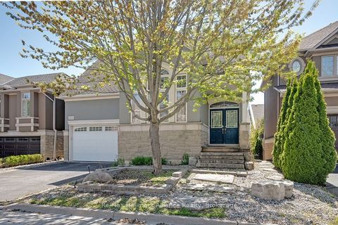 2240 Blackbird Court Oakville ON L6M 5E6