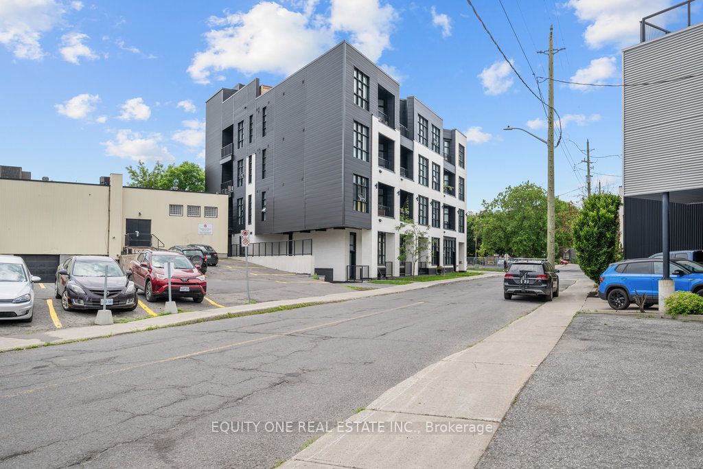101 Pinhey Street 105