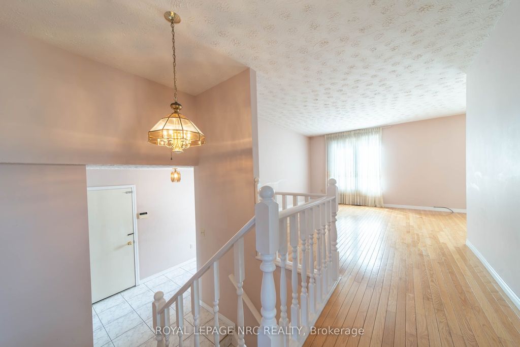 Photo of 6399 Riall Street, Niagara Falls, ON L2J 1Z4 (MLS # X12652676)