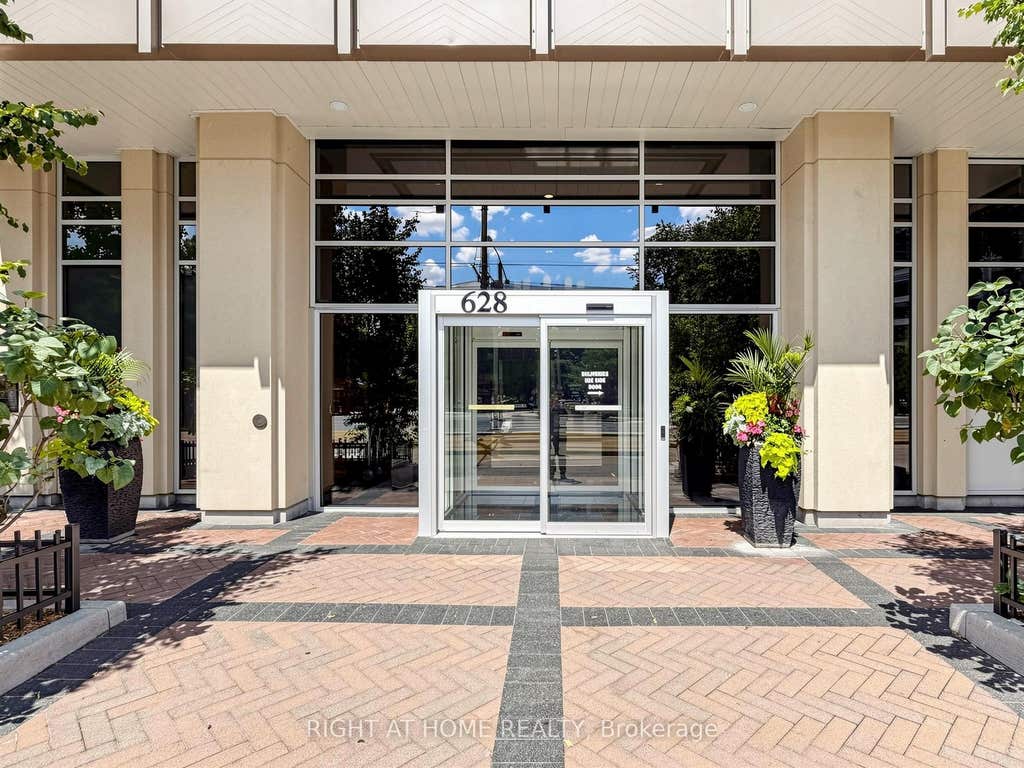 Photo of 628 Fleet Street #1032, Toronto, ON M5V 1A8 (MLS # C13643630)