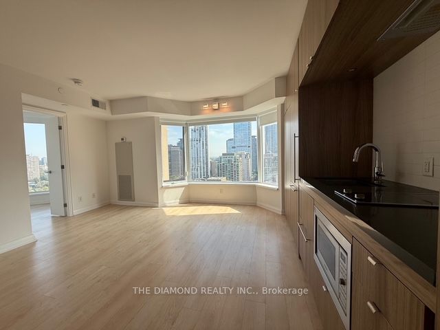 155 Yorkville Avenue 2104