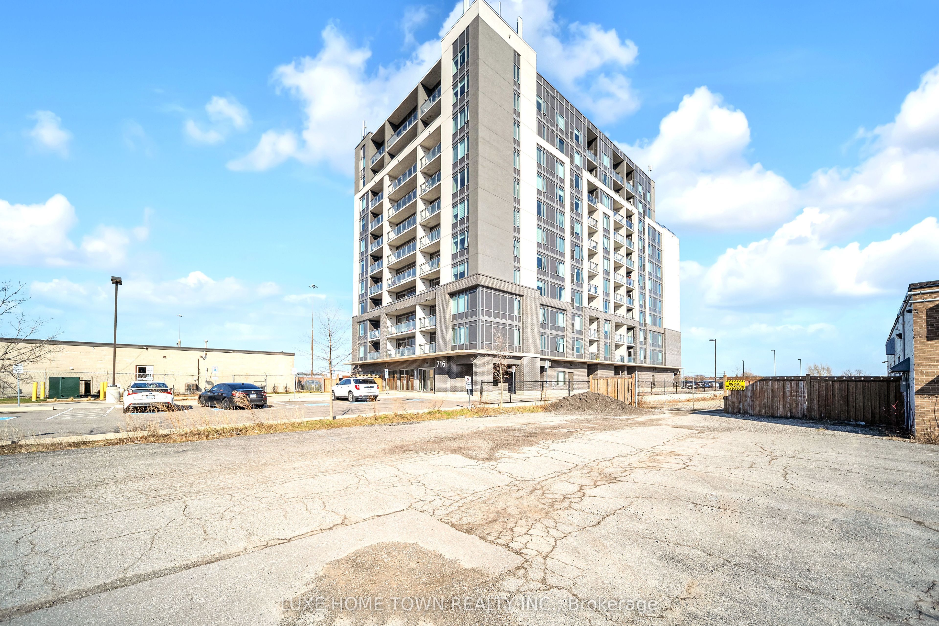 716 Main Street E 801