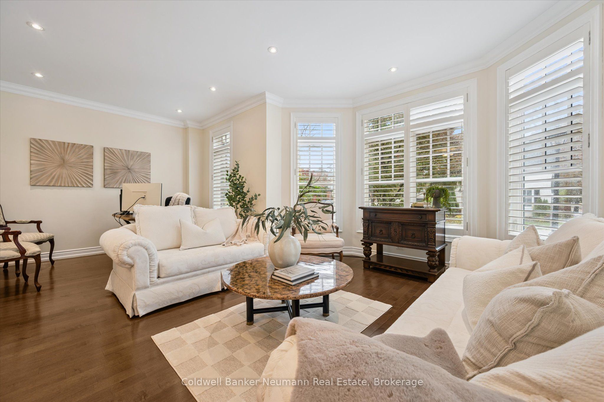 2061 Maria Street 10