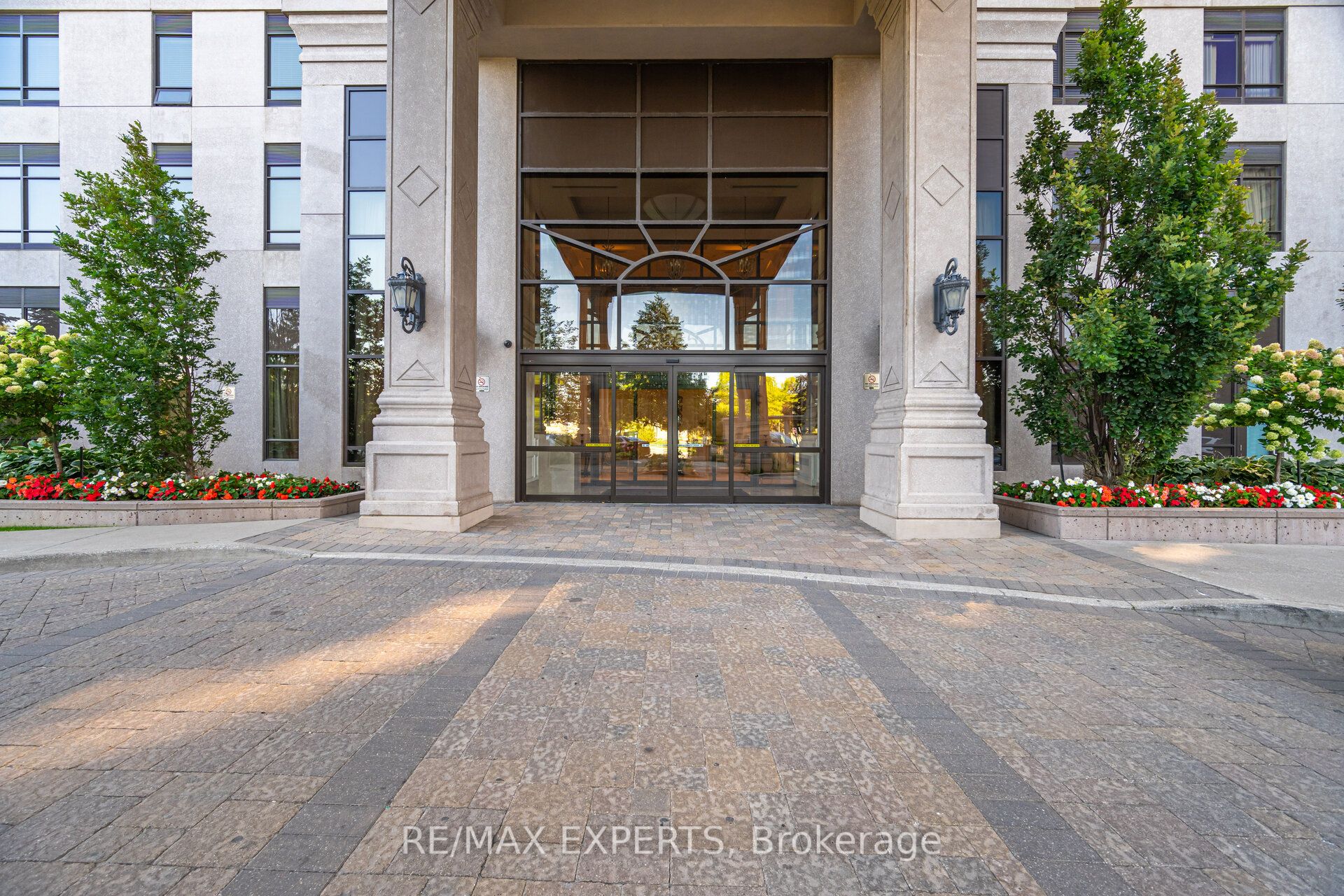 9255 Jane Street 809