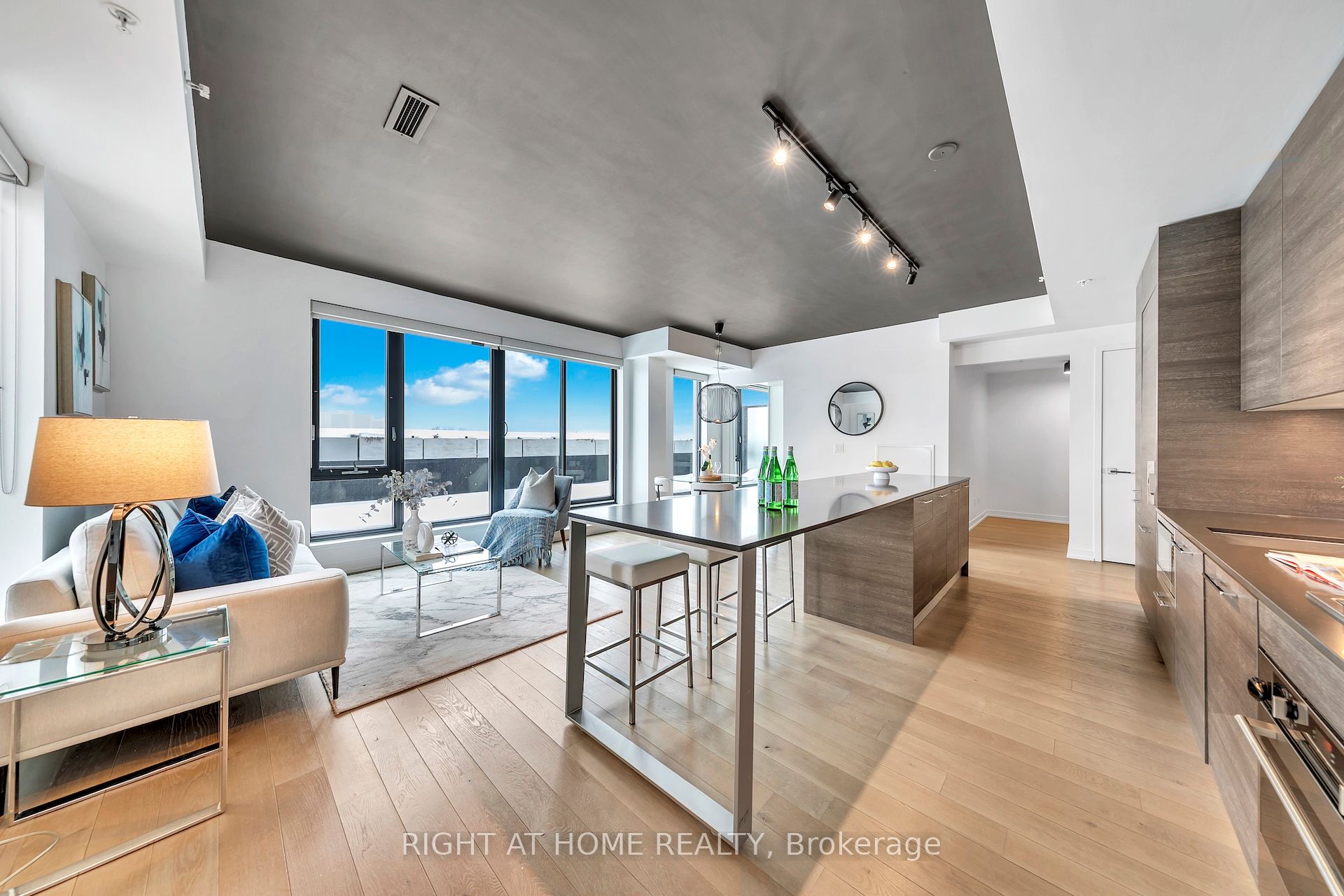 530 Indian Grove 613