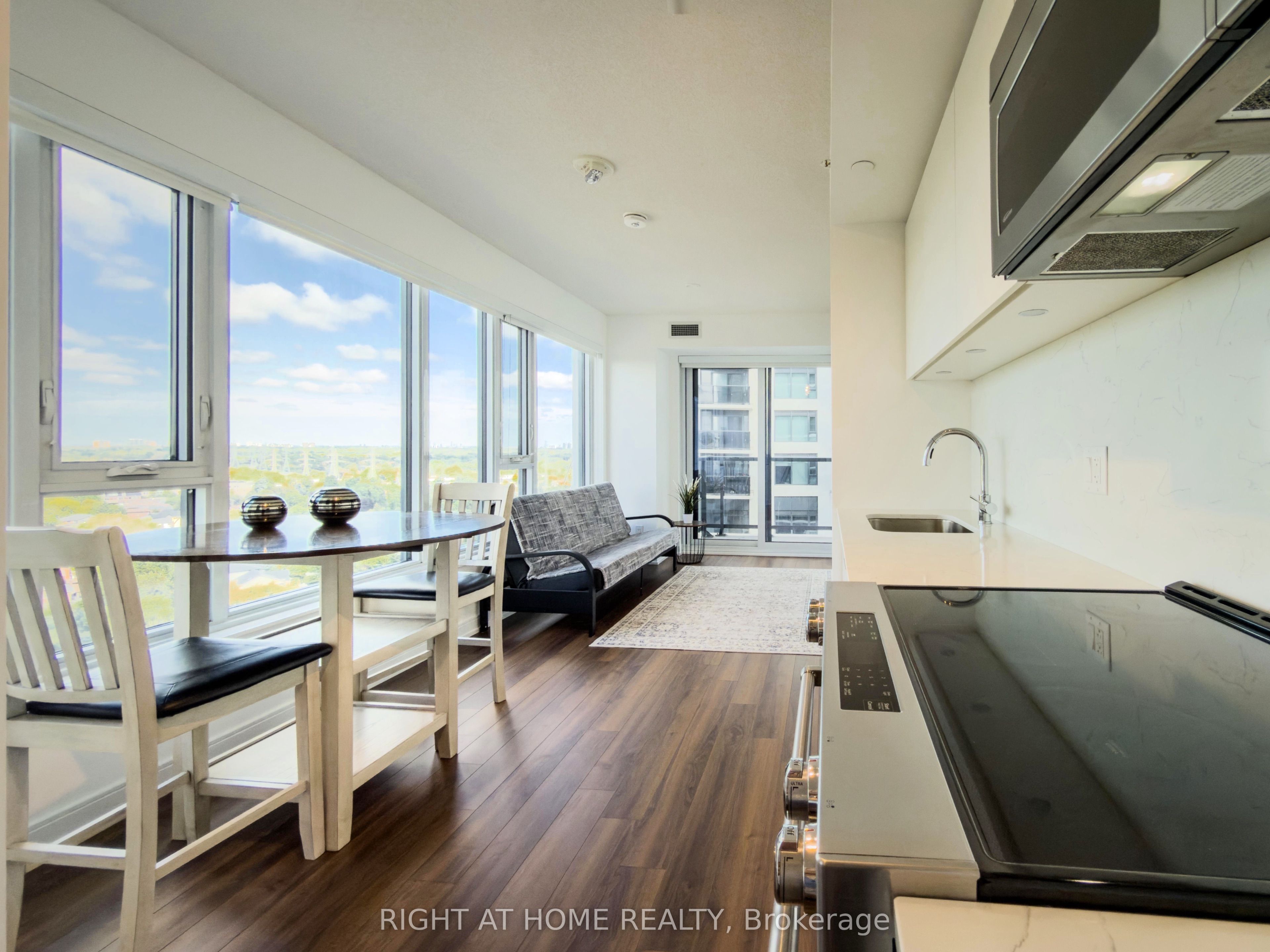 30 Samuel Wood Way 1404