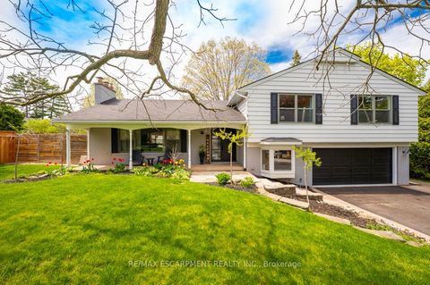 585 Deborah Crescent Burlington ON L7T 2N2
