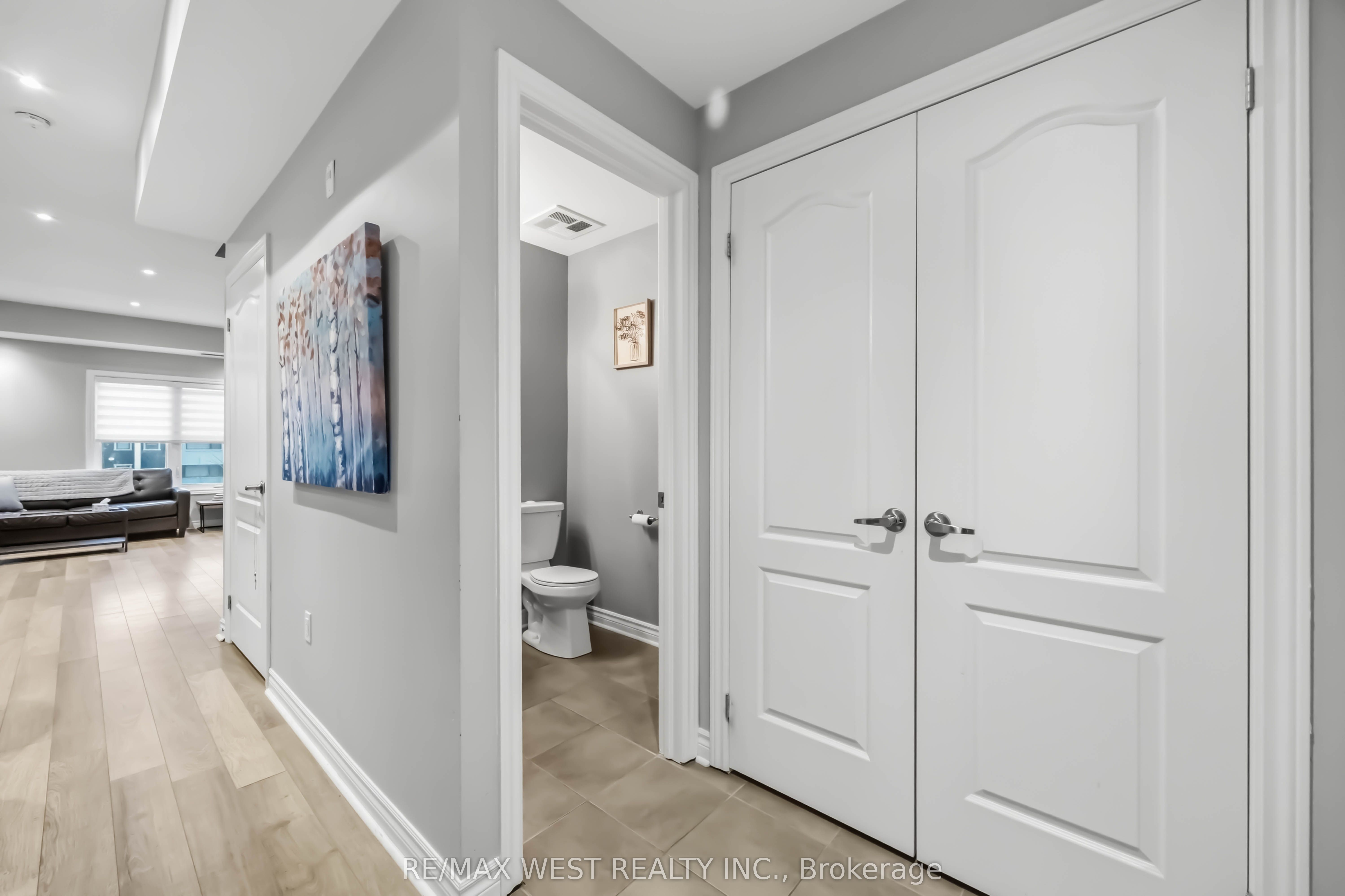 3905 Major MacKenzie Drive 32