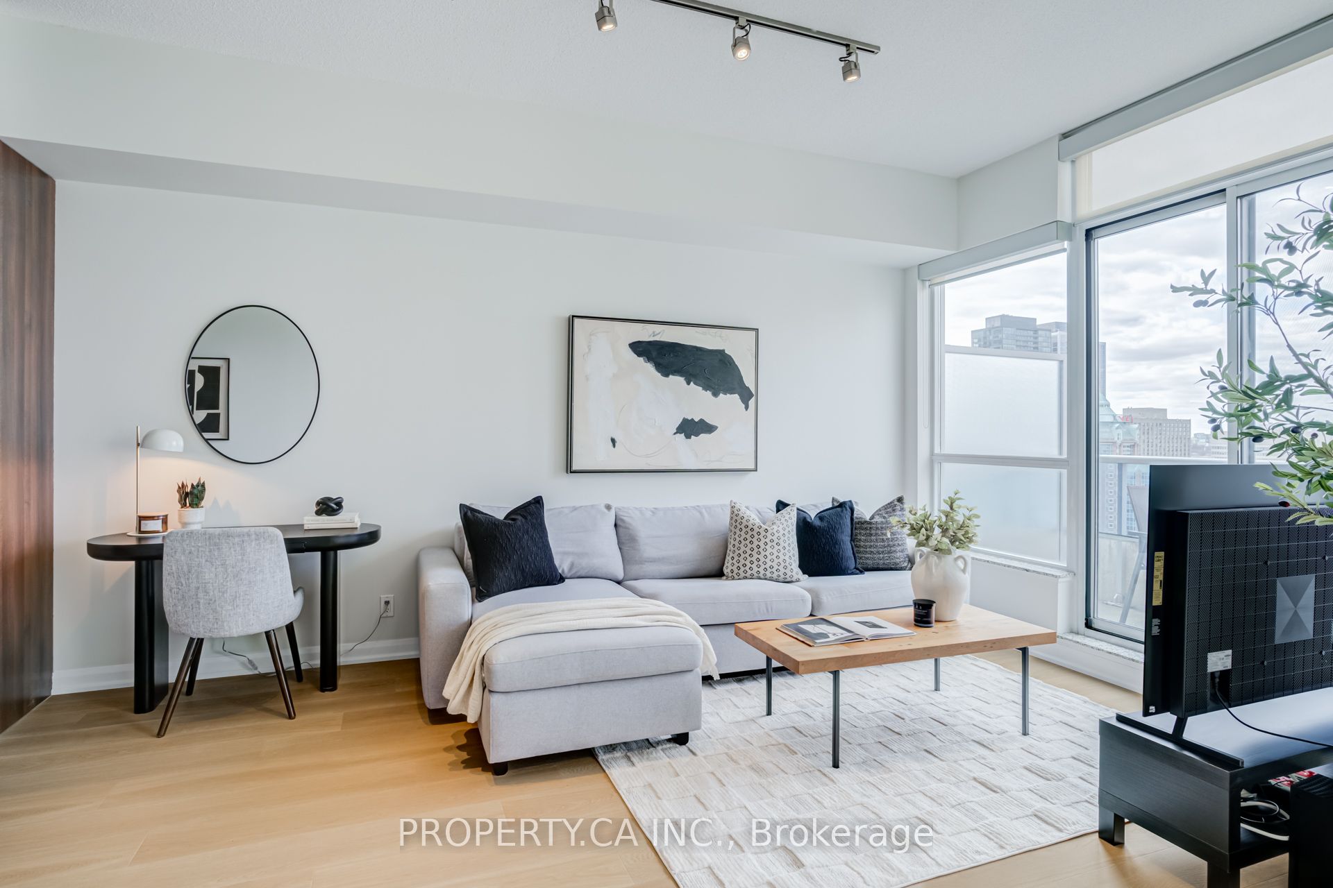 500 Sherbourne Street 2202