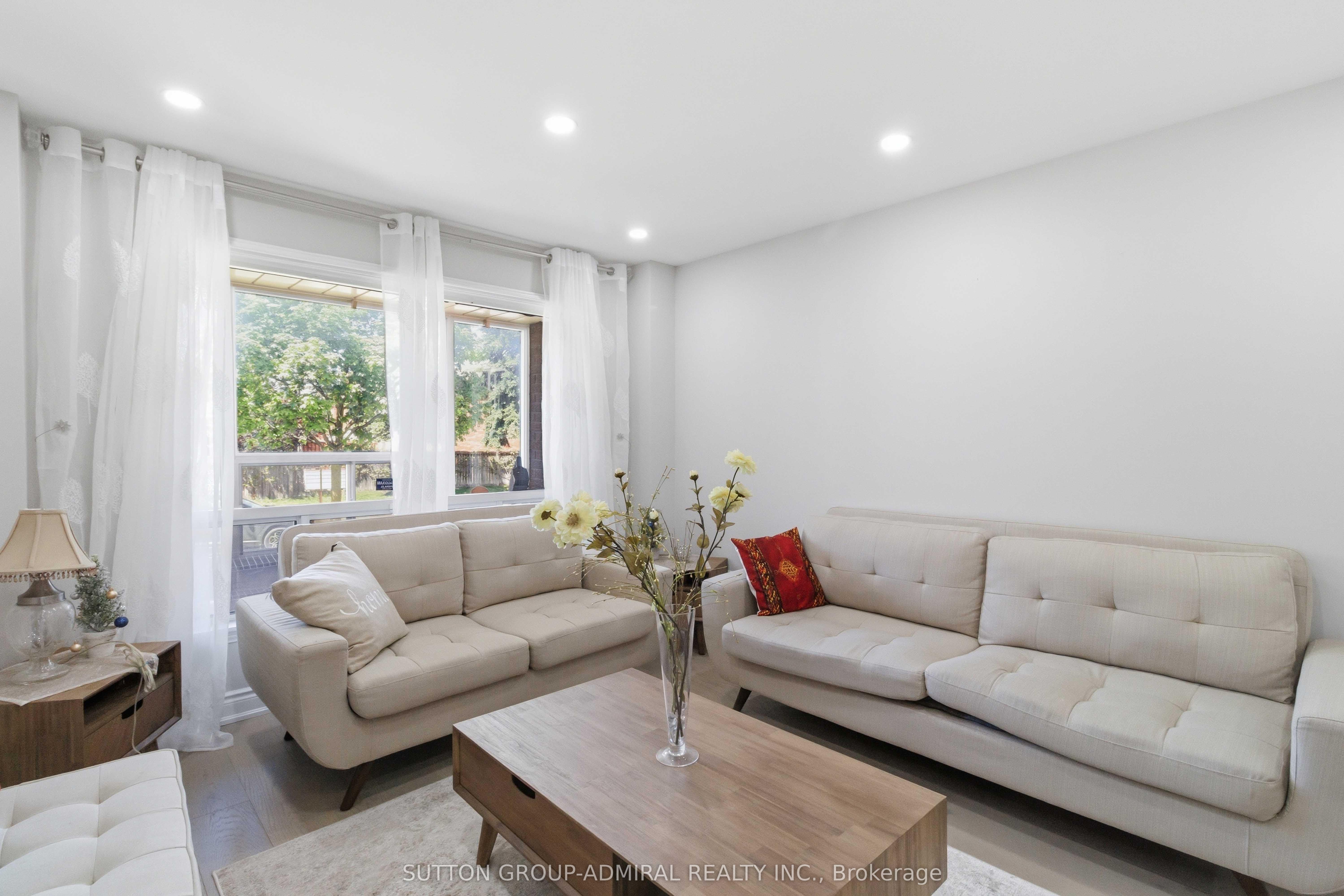 87 Marita Place Main & Upper Flr
