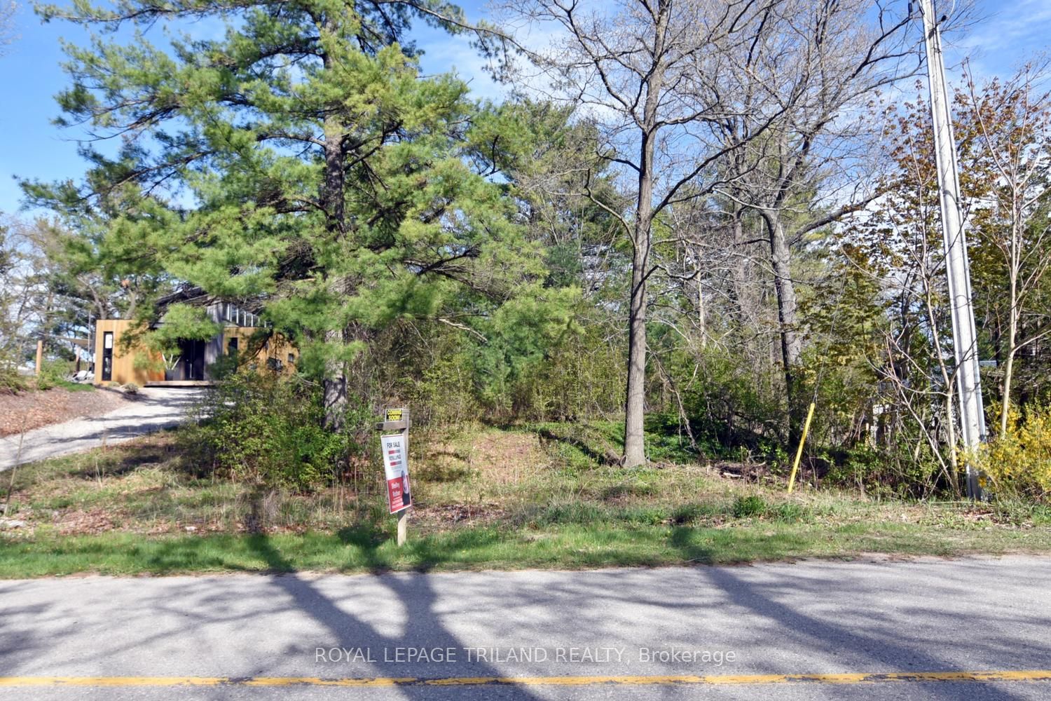 Photo 1 of 6 — 9980 Nipigon Street, Lambton Shores, ON N0M 2L0