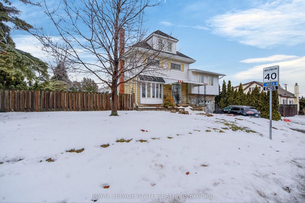 Photo of 312 East 12th Street, Hamilton, ON L9A 3Y1 (MLS # X12815502)