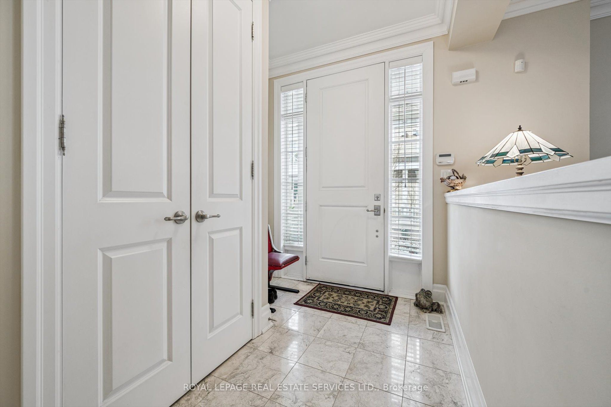 2369 Ontario Street 26