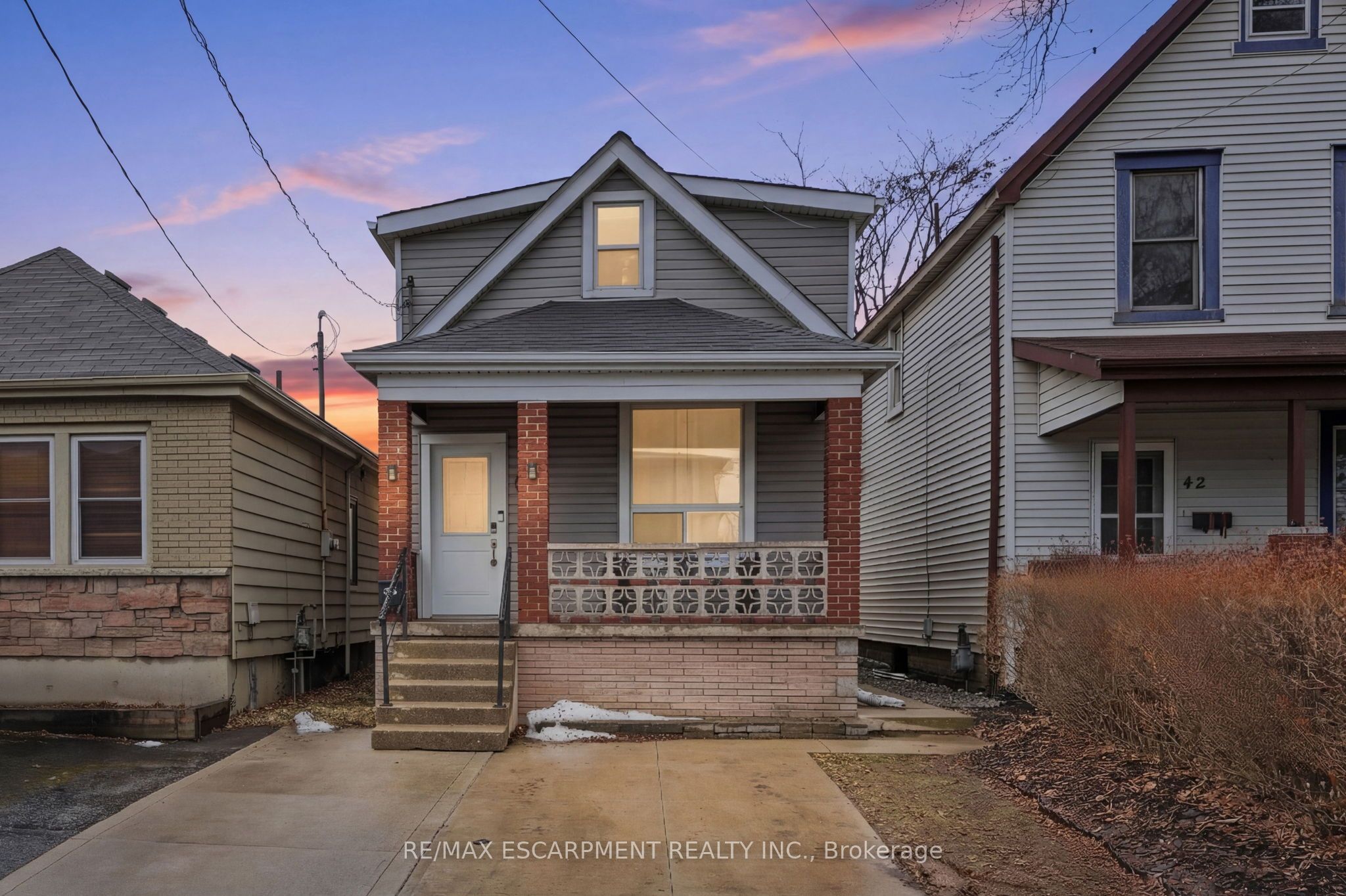 Photo 1 of 38 — 44 Whitfield Avenue, Hamilton, ON L8L 4B6