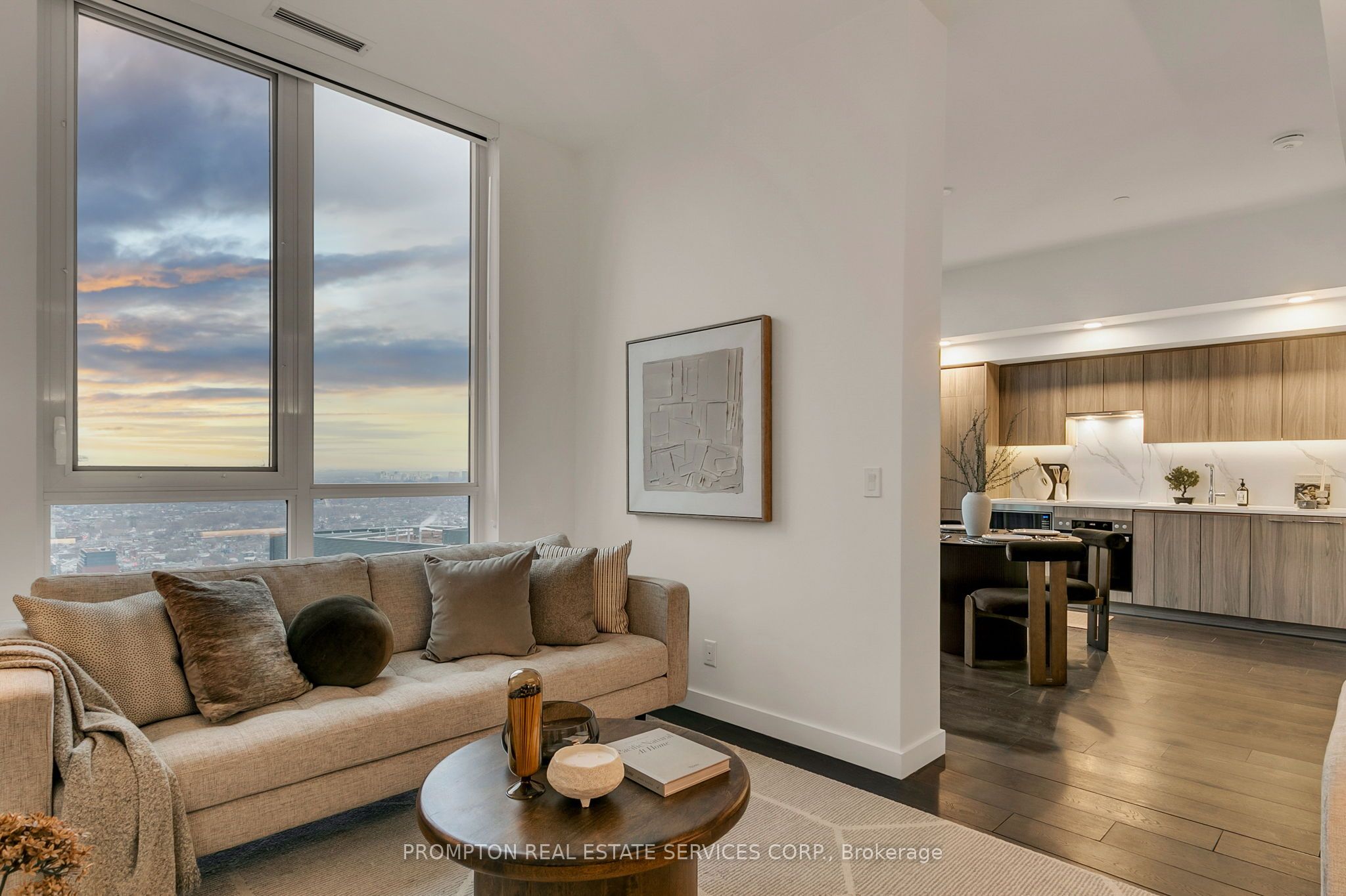 38 Widmer Street PH 5110