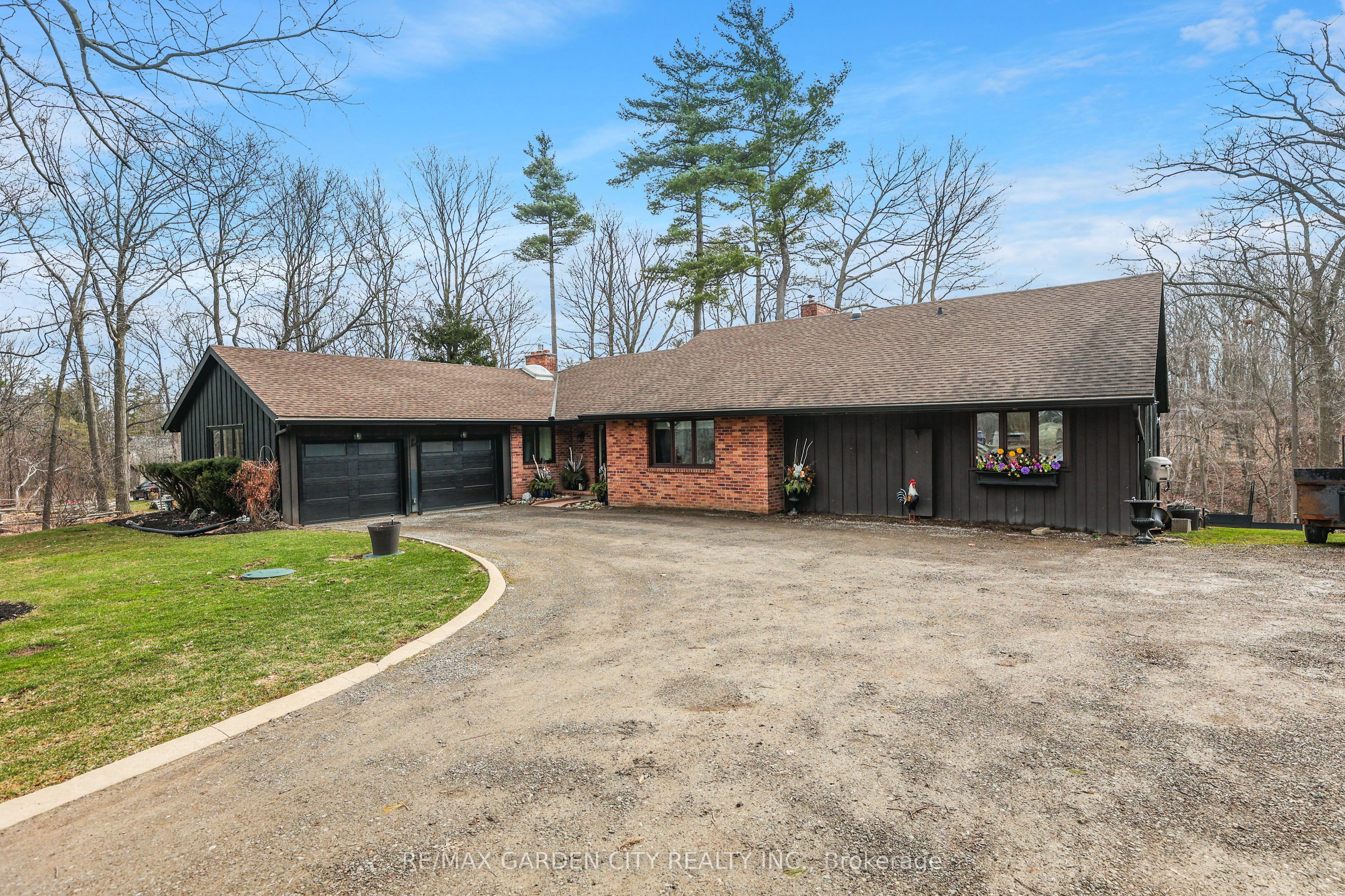 51 Park Road S