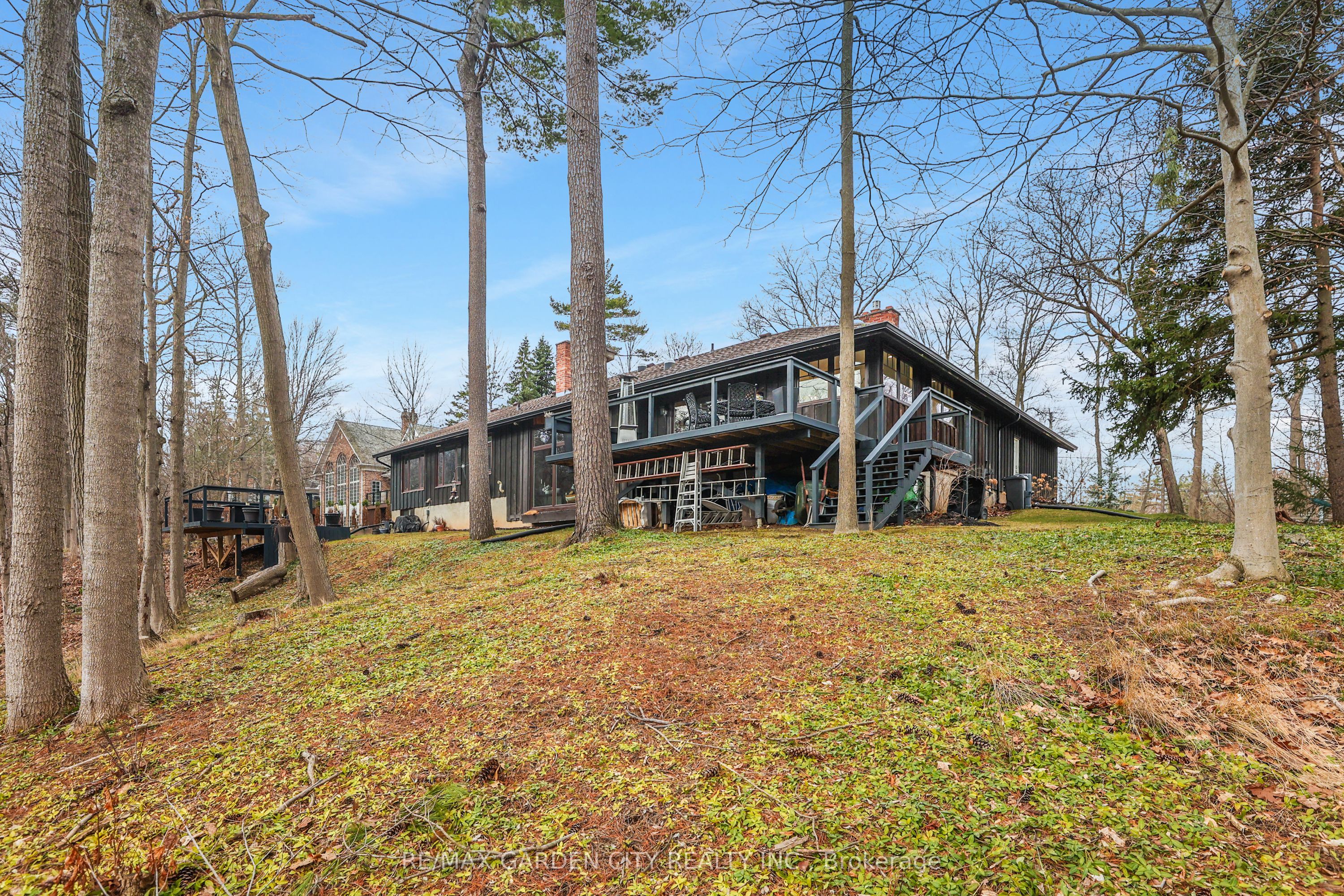 51 Park Road S