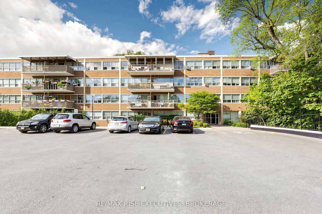 Photo of 160 The Donway N/A W #304, Toronto, ON M3C 2G1 (MLS # C13723382)