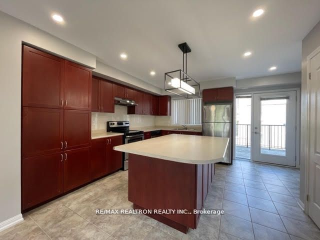 3120 Boxford Crescent 1