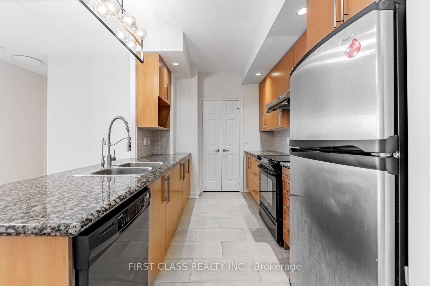23 Cox Boulevard 1685