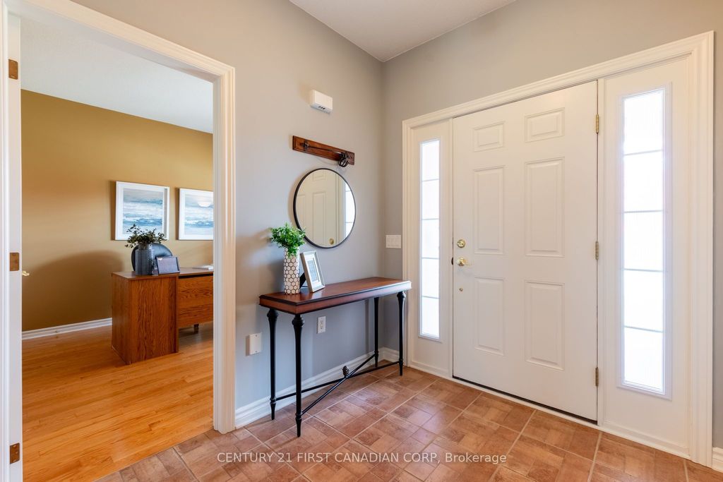 Photo of 2495 MARLENE STEWART Street, London South, ON N6K 5R3 (MLS # X13077964)
