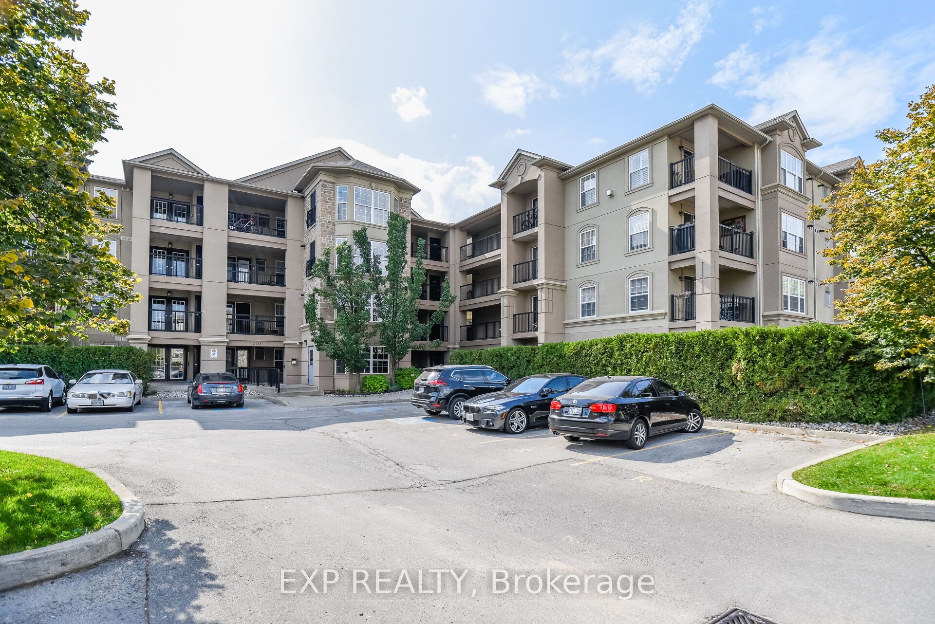 2035 Appleby Line 208
