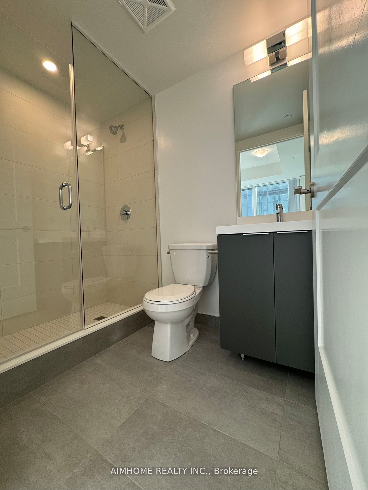 8 Widmer Street 2903