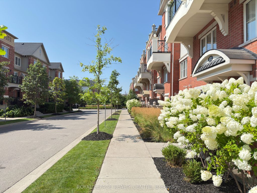 Photo of 2472 Post Road #19, Oakville, ON L6H 0K1 (MLS # W12587810)