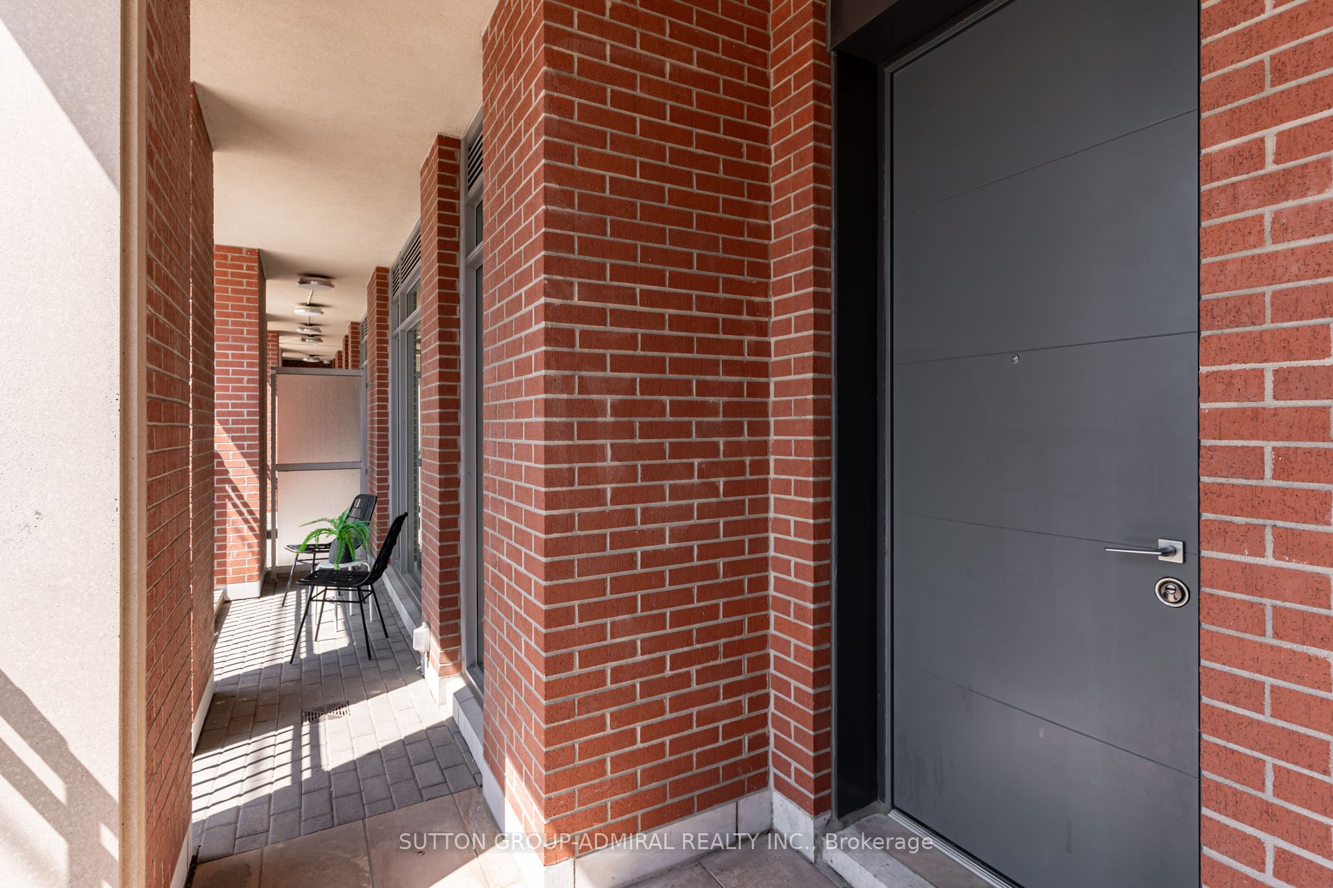 220 George Street TH2