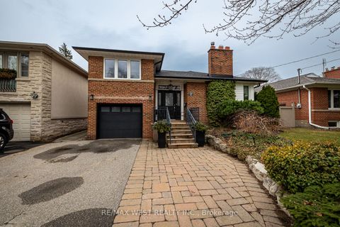 17 Saybrook Avenue Toronto ON M8Z 2V3
